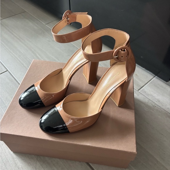 Gianvito Rossi Vernice Black Pump NIB - Picture 3 of 6